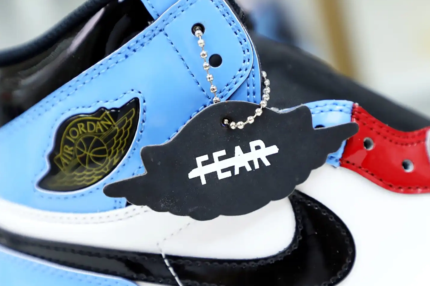 Kimikick JORDAN HIGH 'FEARLESS' RETRO 1 AIR OG 0808
